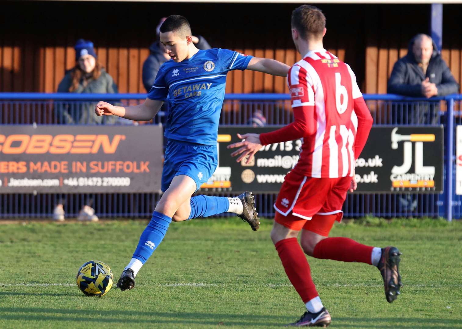 Ollie Yun crosses for Bury Town in the first half Picture: Richard Marsham